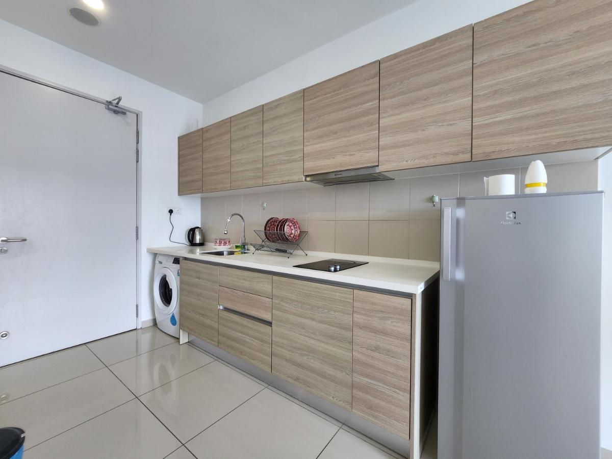 Lavender Suite # Shah Alam I-City Block B Homestay # 2R1B #Free Wifi & Parking Luaran gambar
