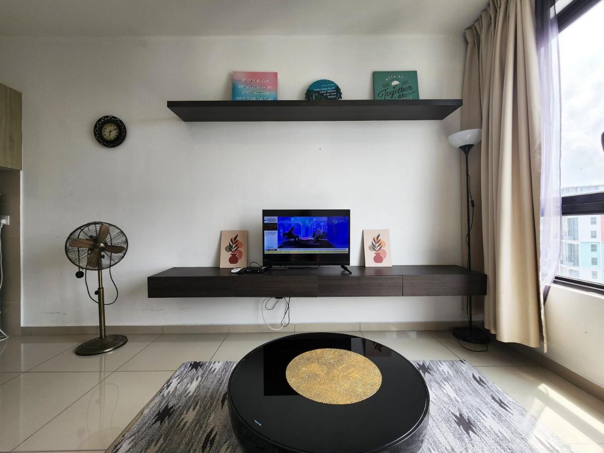 Lavender Suite # Shah Alam I-City Block B Homestay # 2R1B #Free Wifi & Parking Luaran gambar